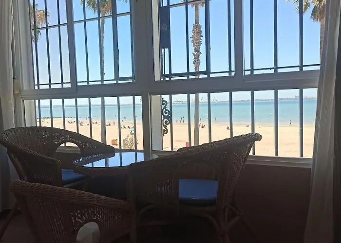Cachucha Beache 雷亚尔港